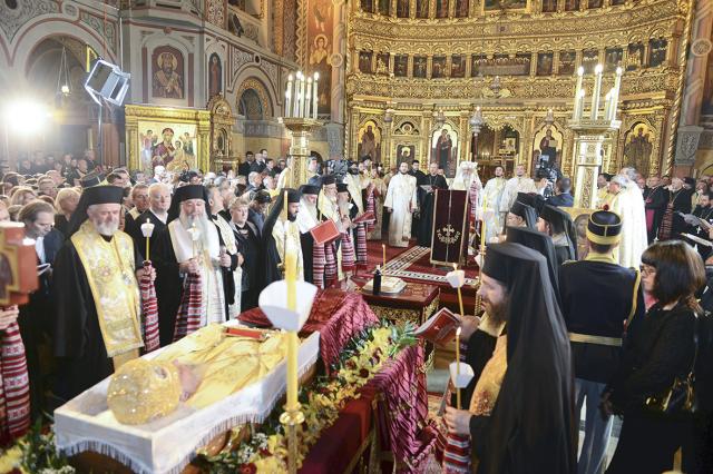 Înaltpreasfinţitul Părinte Mitropolit Nicolae Corneanu a fost înmormântat