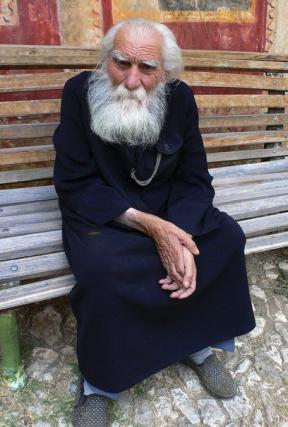 Sfântul Nicolae sare mereu în ajutorul celor care-l cheamă în rugăciune Sfântul Nicolae sare mereu în ajutorul celor care-l cheamă în rugăciune