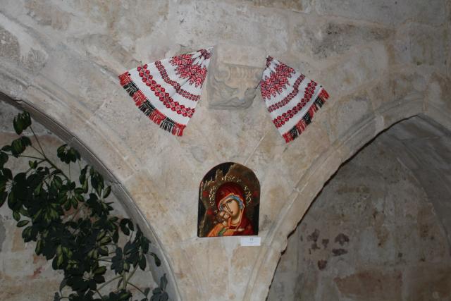 Parohia Ortodoxă Română din Salamanca expune 30 icoane provenite din România