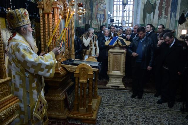 Liturghie arhierească în Parohia Fundu Moldovei