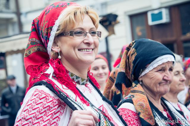 Foto: Oana Nechifor Femeia – pilon de bază în construirea și păstrarea familiei