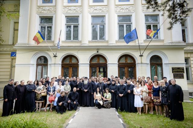 Emoții la Facultatea de Teologie Ortodoxă din Iași – Promoția 1995 s-a reîntors „Acasă”