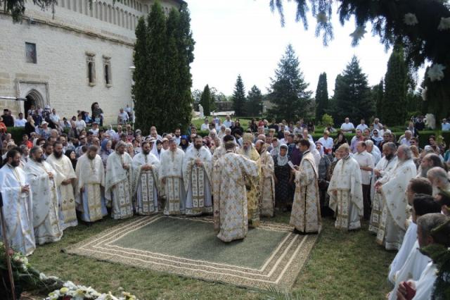 Liturghie arhierească, la hramul Mănăstirii Cetățuia