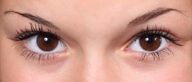 Patru remedii naturale pentru inflamațiile oculare