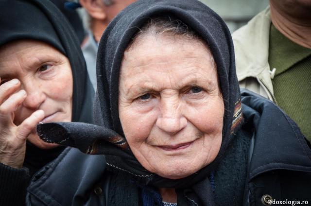 Răspuns unei pensionare care se plânge de moda în îmbrăcăminte Răspuns unei pensionare care se plânge de moda în îmbrăcăminte