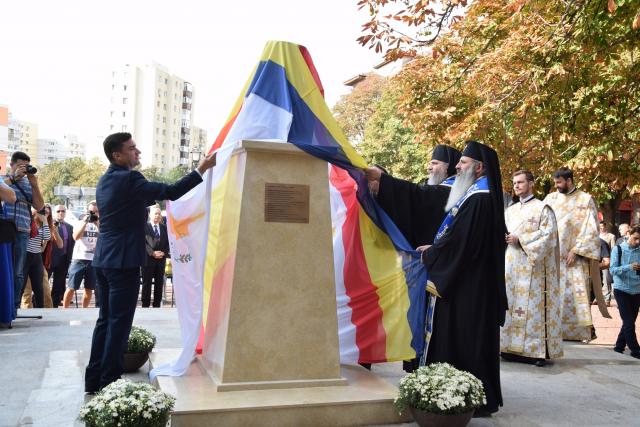 Bustul Arhiepiscopului Ciprului Kyprianos, inaugurat la Iași