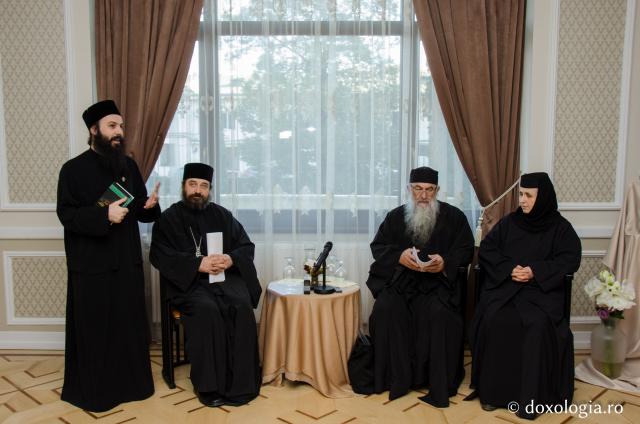 Foto: Silviu Cluci „Rugăciunea îi face pe lucrătorii ei prieteni ai Crucii și părtași ai bucuriei și binecuvântării Învierii”