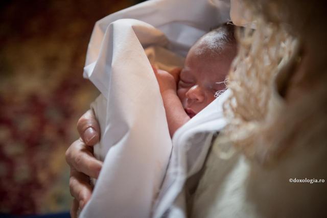 Un medic a botezat copilul pe care l-a salvat de la avort