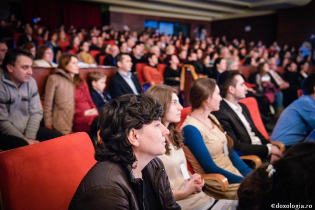 Sfântul Grigorie al Nissei: „Ora pentru rugăciune este schimbată pe afaceri” Sfântul Grigorie al Nissei: „Ora pentru rugăciune este schimbată pe afaceri”
