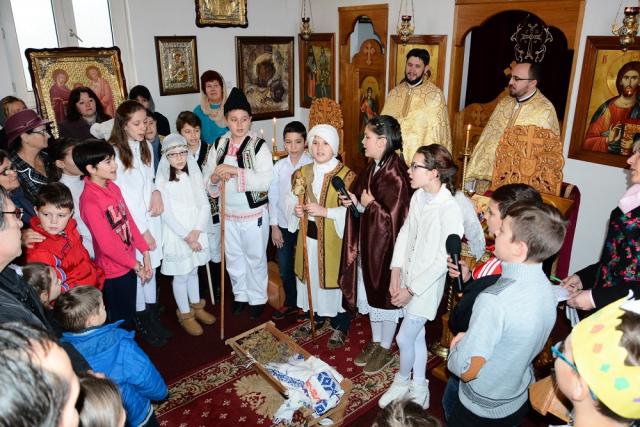 În Canta, şcolarii de la „Elena Cuza“ au vestit Naşterea Domnului