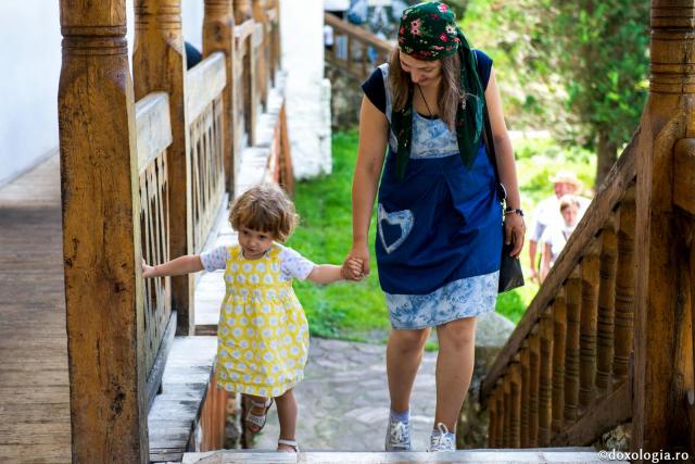 Foto: Oana Nechifor Cum poți călăuzi copilul pe calea mântuirii, dacă și tu ai ajuns târziu la credință?