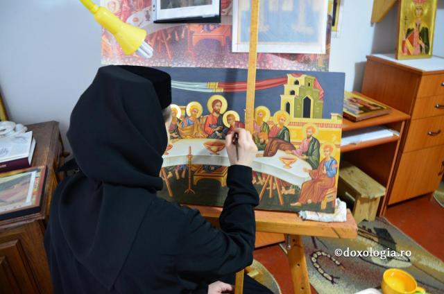 Foto: Maria Burlă „Sfântă Parascheva, ajută-mă să mă fac maică!”