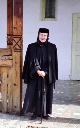 Maica Benedicta (academician Zoe Dumitrescu Bușulenga), 10 ani în lumina Preasfintei Treimi Maica Benedicta (academician Zoe Dumitrescu Bușulenga), 10 ani în lumina Preasfintei Treimi