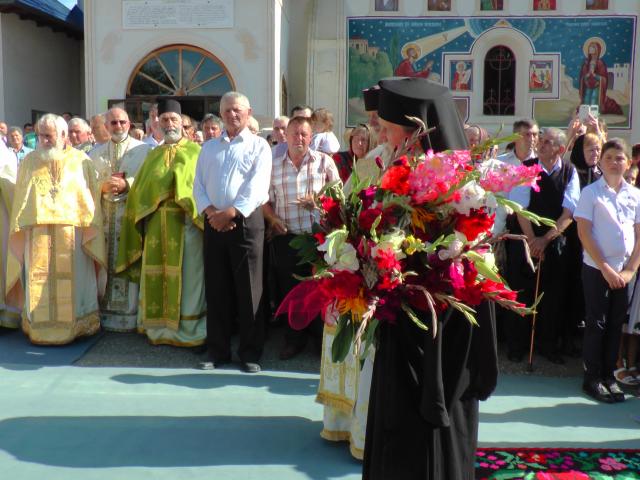 Liturghie arhierească la Mănăstirea Bogdăneşti