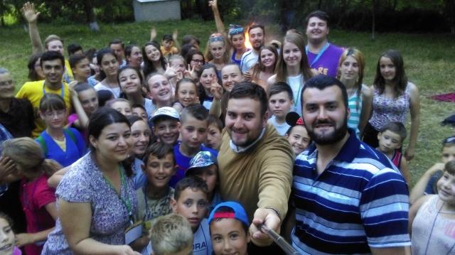 Prima tabără din Pridvorul Satului, prima bucurie pentru tinerii din Talpa