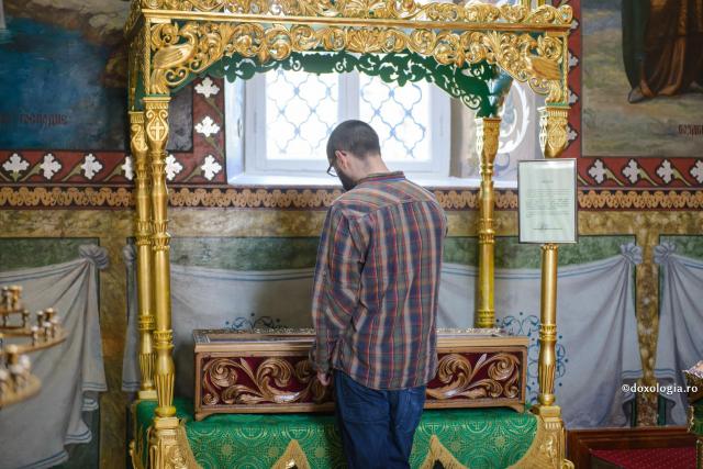 Foto: Oana Nechifor „Nu mă rog pentru ca durerile să plece, ci pentru ca tu să le prețuiești corect și să le înțelegi”