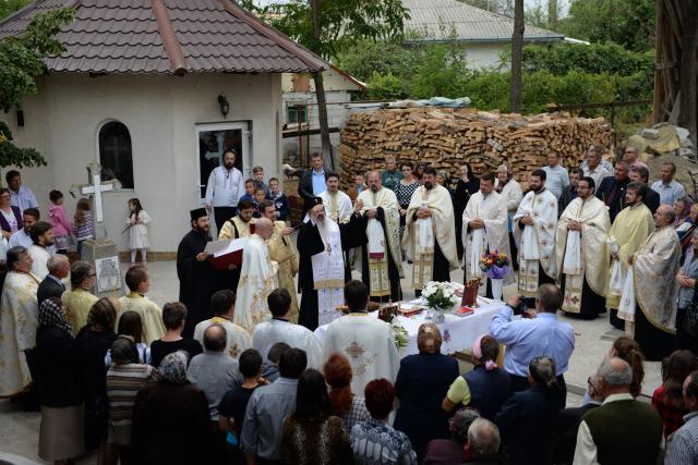 Sfințirea complexului social al Parohiei „Sfântul M. Mucenic Gheorghe“ din Săveni