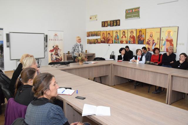 Fotografii: Tudorel Rusu Vernisajul expoziţiei „Sfânta Cuvioasă Parascheva, emblema spiritualităţii ieşene“