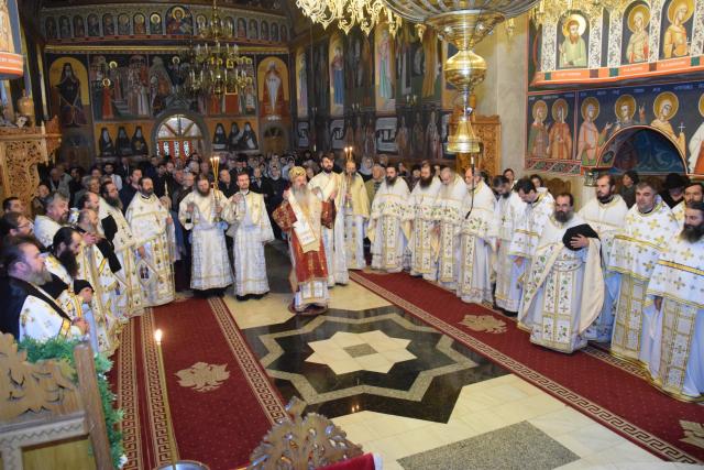 Fotografii: Tudorel Rusu Sfântul Mare Mucenic Dimitrie, sărbătorit la Pângărați prin Liturghie arhierească