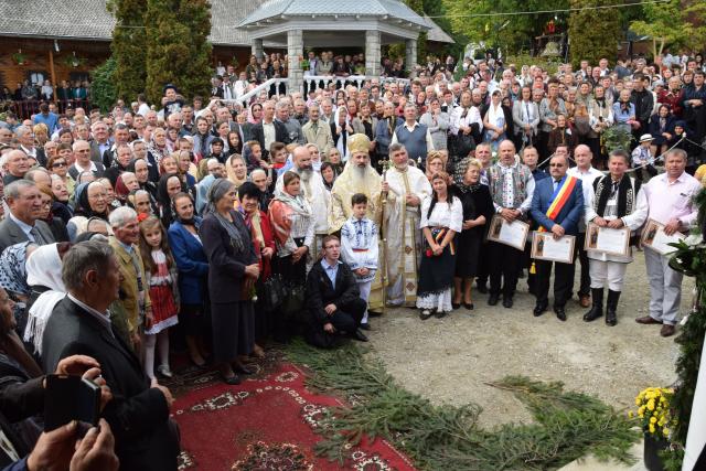 Sărbătoare la Negulești: IPS Mitropolit Teofan a resfințit biserica parohială