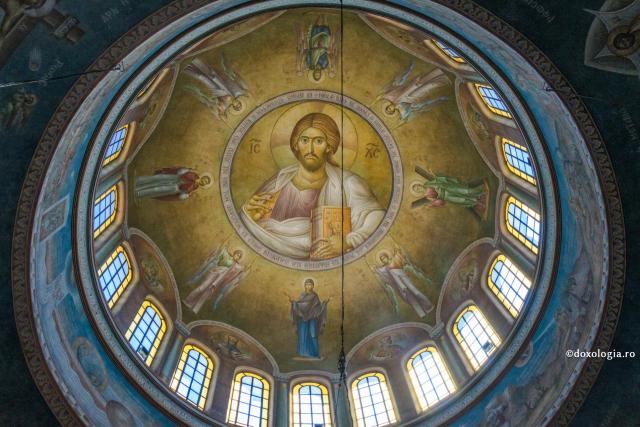Să avem nădejde în Domnul, Singurul Care poate să vindece rănile sufletului / Foto: Bogdan Zamfirescu Iisus Hristos Pantocrator