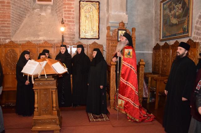 IPS Mitropolit Teofan: „Călugării și călugărițele sunt chemați să reîntregească ceata îngerilor căzuți”