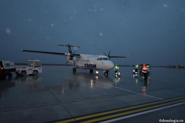Sfântul Nicolae a împiedicat o femeie să-și distrugă familia / Foto: Pr. Silviu Cluci avion pe pistă