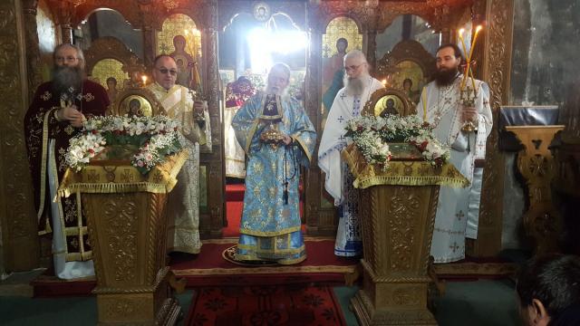 Slujbă arhierească la Mănăstirea Bogdana din Rădăuţi