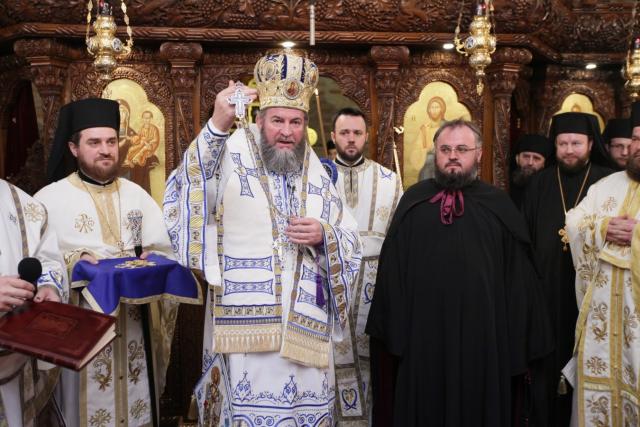 Preasfinţitul Iustin a instalat un nou stareţ la Mănăstiriea Rohia