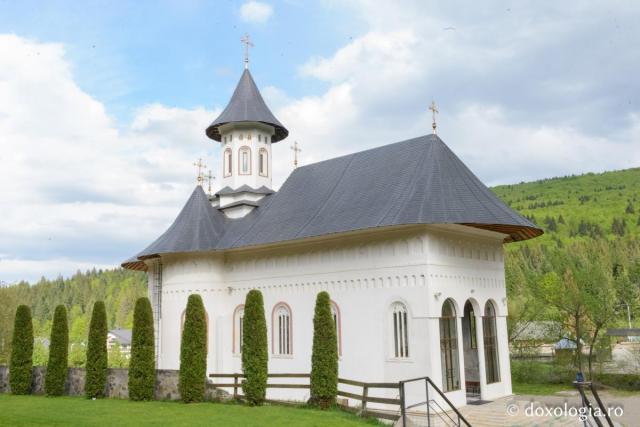 Biserica nouă a Mănăstirii Sihăstria Putnei va fi sfințită duminică, 27 august
