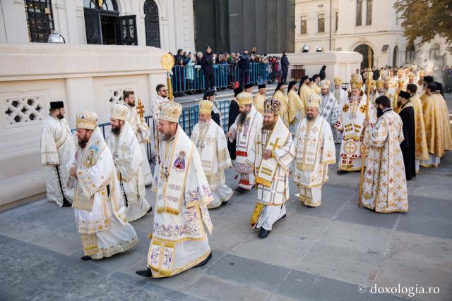 Soborul ierarhilor slujitori ‒ Sfânta Liturghie la Hramul Sfintei Cuvioase Parascheva 2018