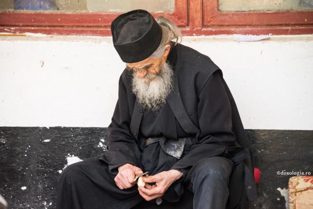 Fără dragoste, nicio nevoință nu are valoare / Foto: Ștefan Cojocariu călugăr bătrân