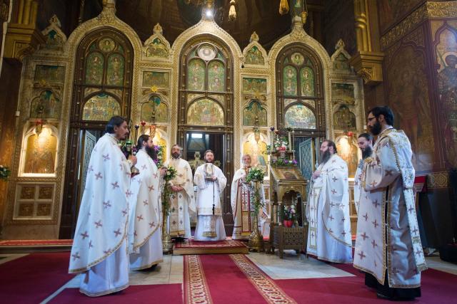 380 de ani de la sfințirea bisericii Mănăstirii „Sfinții Trei Ierarhi” din Iași, marcați prin slujire arhierească