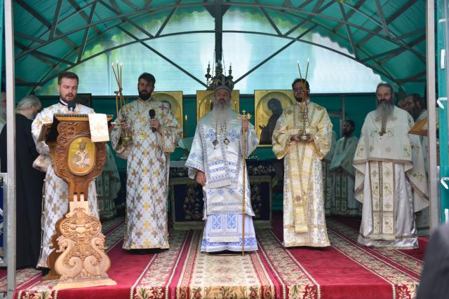 Părintele Mitropolit Teofan la hramul Mănăstirii Bistrița – Neamț: „Maica Domnului este chipul cel mai concret al smereniei”