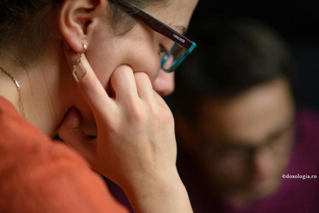 Care sunt cauzele crizei în care se zbat unele familii azi? / Foto: Oana Nechifor persoană concentrată