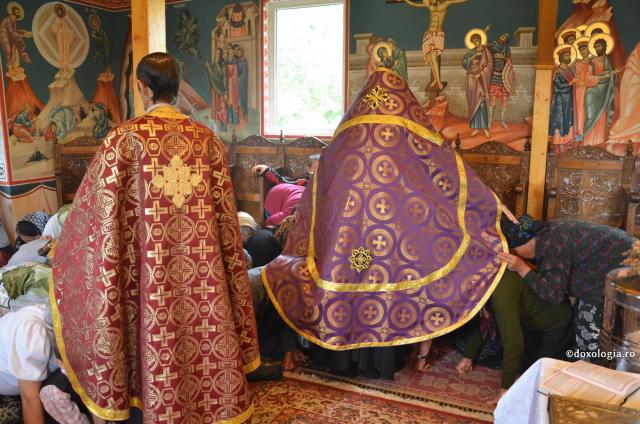 Se săvârșește slujba Sfântului Maslu în biserică în această perioadă?