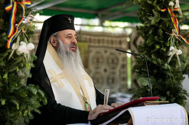 IPS Teofan: „Părintele Arhiepiscop Pimen ne va lipsi multora dintre cei care încă suntem în valea plângerii acestei lumi”