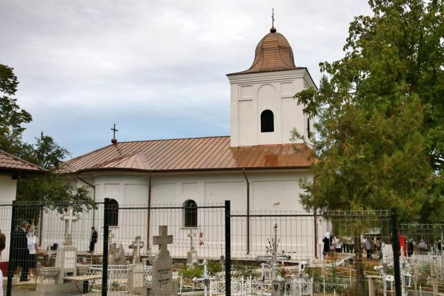 Biserica Parohiei Pocreaca, veche de peste 160 de ani, a fost resfințită