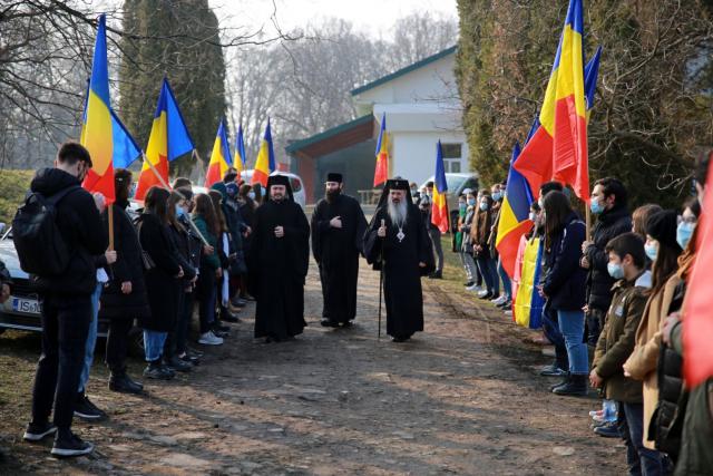 Sfântă Liturghie săvârșită de doi ierarhi, la împlinirea a 103 ani de la Unirea Basarabiei cu România