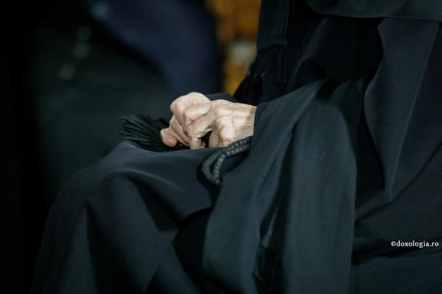 Foto: Oana Nechifor „Trupul veștejit nu mai odihnește pe draci”