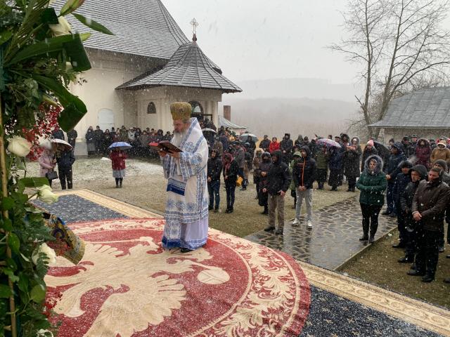 PS Ignatie a slujit de sărbătoarea Bunei Vestiri la Mănăstirea Sihăstria Voronei