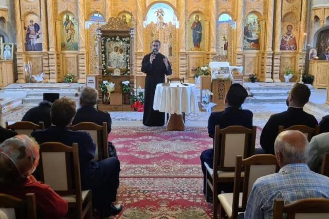 Părintele Constantin Jinga a conferențiat la Moinești