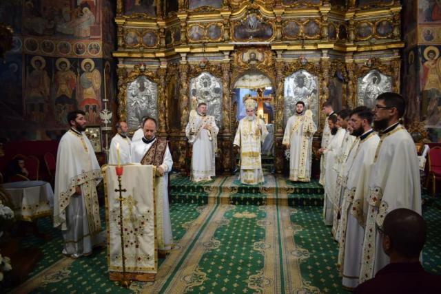Liturghie arhierească de praznicul Schimbării la Față a Domnului la Catedrala Arhiepiscopală din Roman