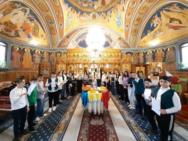 Omagiu poetului Mihai Eminescu în Parohia „Sfinții Trei Ierarhi” din Bacău