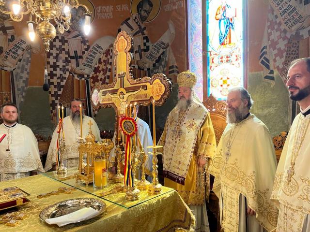 PS Ieronim, în Duminica Sfinților Români: „Prin Sfinții Andrei și Filip, Cuvântul Evangheliei a încolțit și pe pământ românesc”