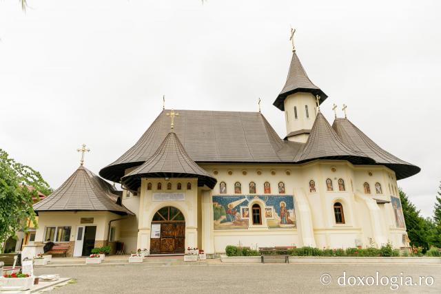 Manastirea Bogdanesti 