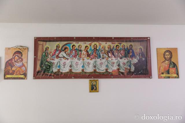 Cina cea de Taina si alte icoane in sala de mese a Centrului Rezidential pentru Persoane Varstnice Bogdanesti