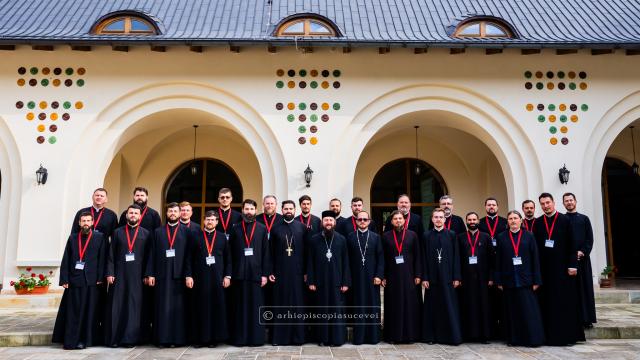 Fotografie de grup preoți - Cursuri de formare în Eparhia Sucevei și Rădăuților