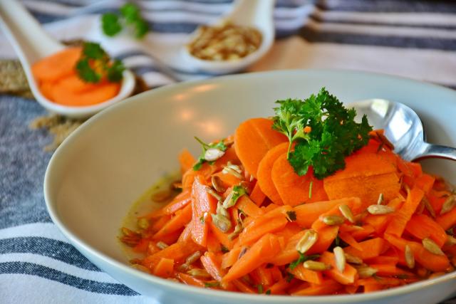 Salată de morcov cu semințe