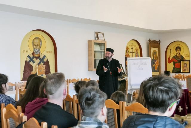 La Parohia Rădeni-Neamț au început activitățile din cadrul Concursului Național Catehetic „Hristos – Cuvântul care vindecă”